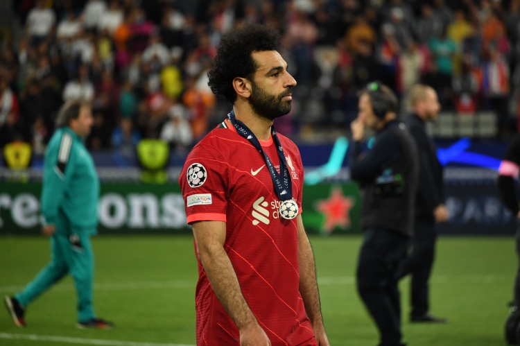 阿邦拉霍:利物浦仍需围绕萨拉赫建队,卖掉他情况只会更糟