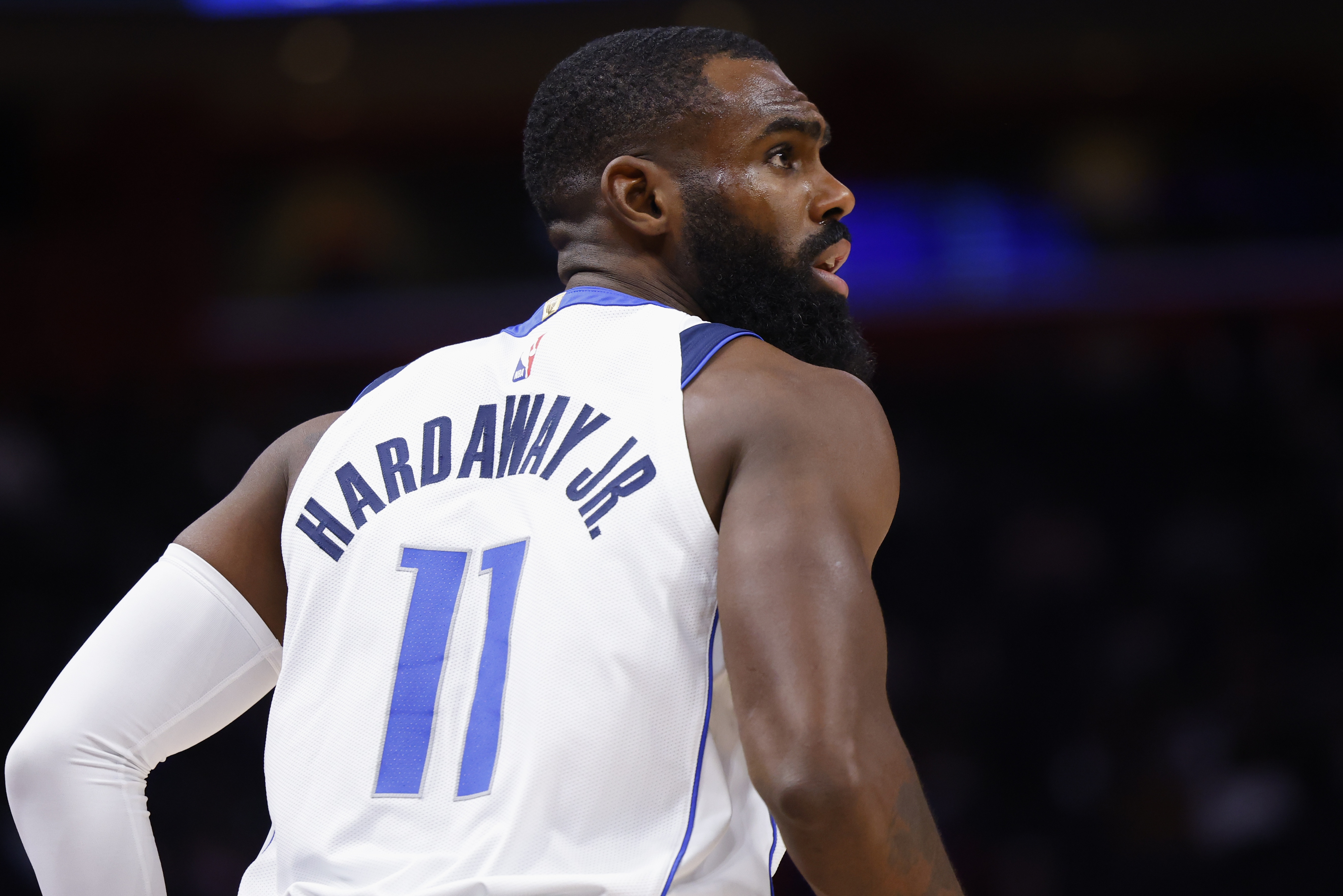 缺战期间球队1胜8负!明日对阵黄蜂 小哈达威大概率复出