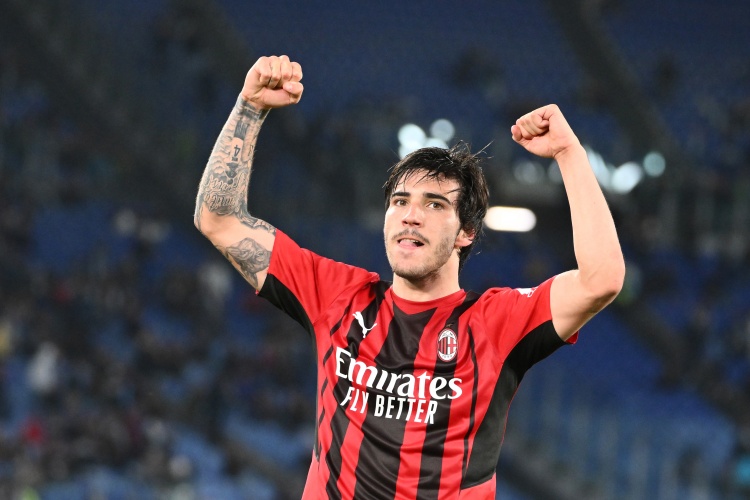 意媒预测米兰首发:恢复4231阵型,本纳塞尔和托纳利搭档后腰