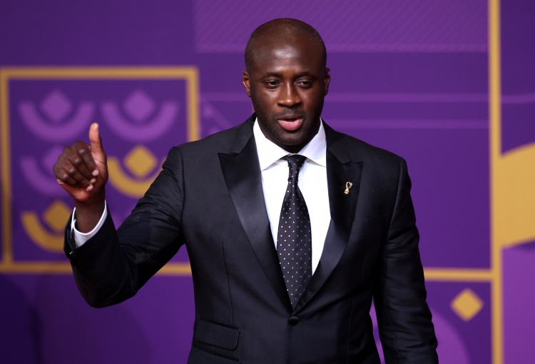 瓜帅时期巴萨能否击败三冠王曼城?亚亚-图雷:100%可以