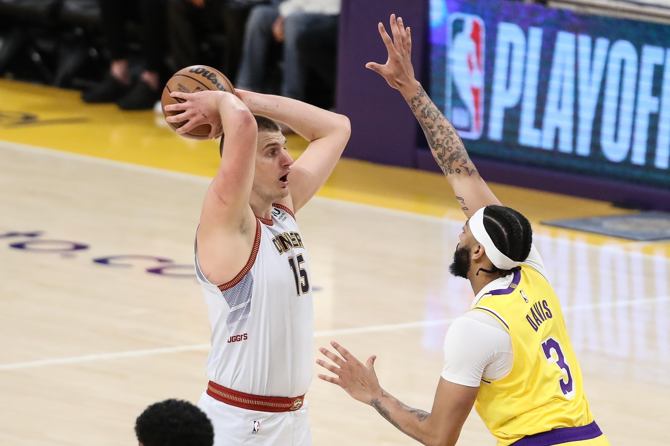 霍里:浓眉拥有划时代的天赋 他若能学下约基奇他可以拿MVP