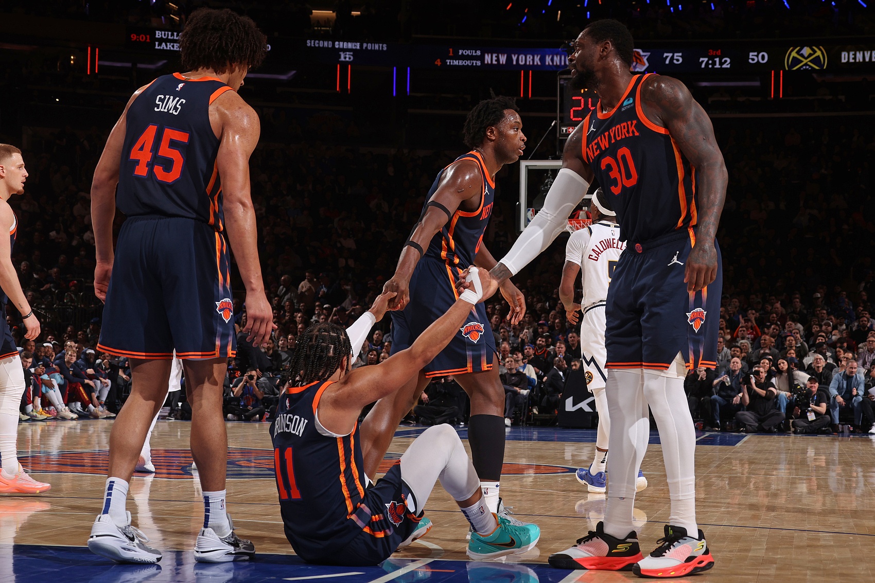 NBA球队GM:尼克斯是东部第二好球队 我会选择看布伦森而非哈利