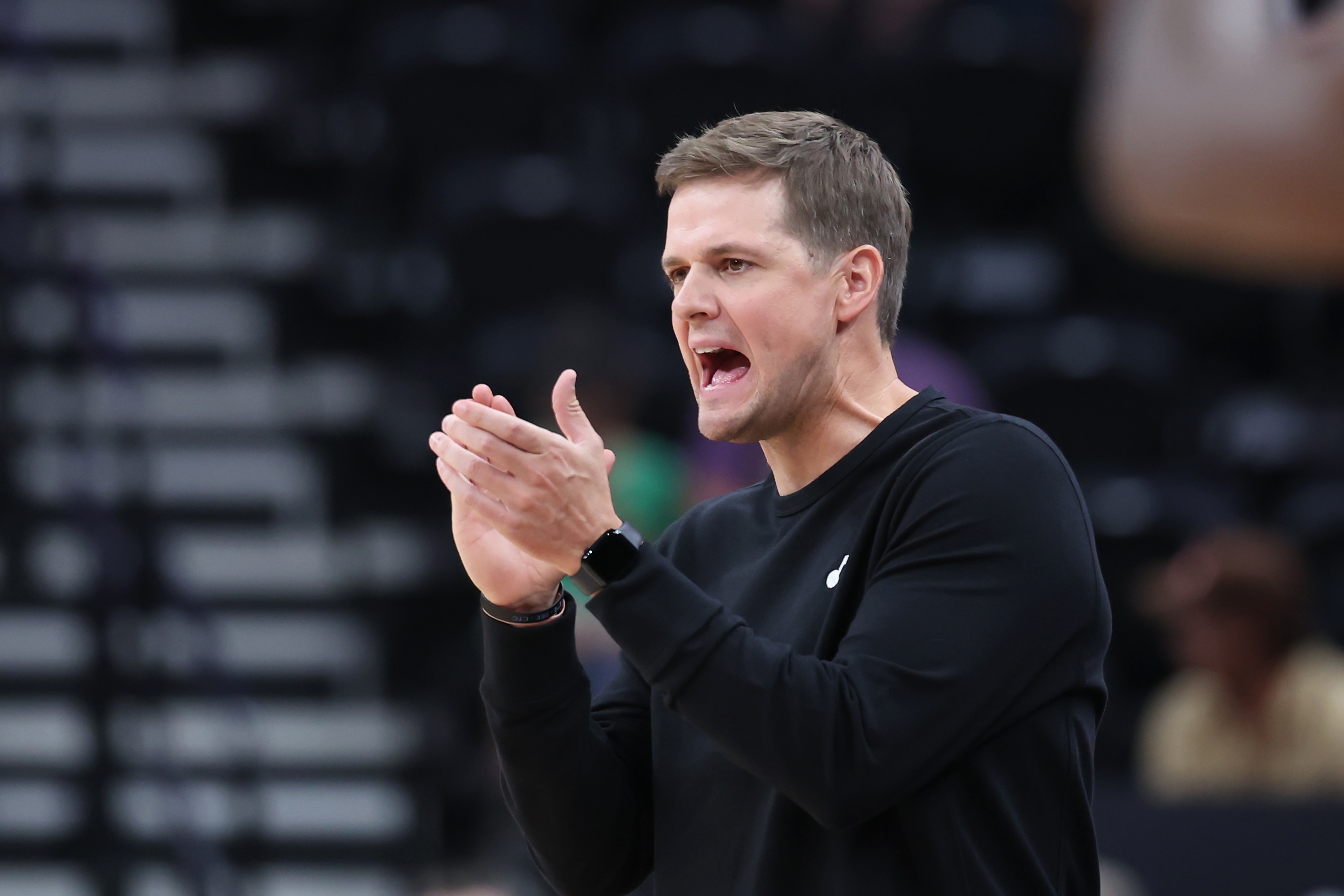 哈迪:NBA球员平均生涯不到4年 你必须拼命 我看不到我们的绝望感