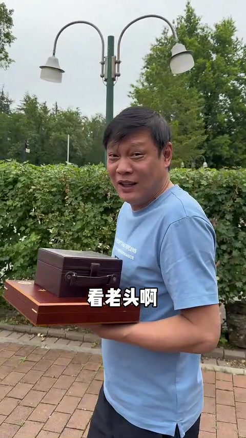 施拉普纳问范志毅：“你有儿子吗”范答没有后老头很遗憾