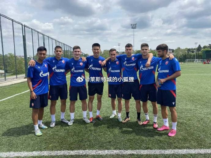 中国球员姜轶祥首发踢满全场塞尔维亚格拉菲卡U16队32战胜对手