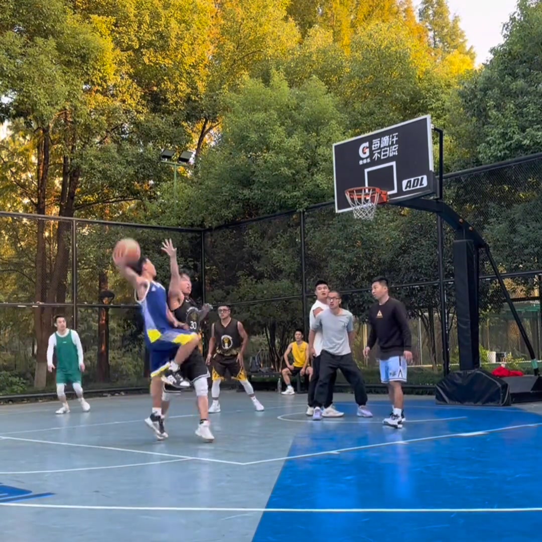 懂的吧友说说要怎么防他的勾手
