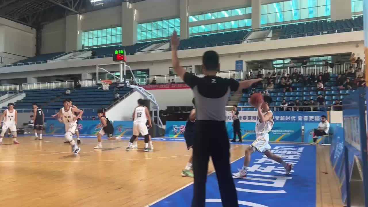 边线球击地被断这集我好像看过...