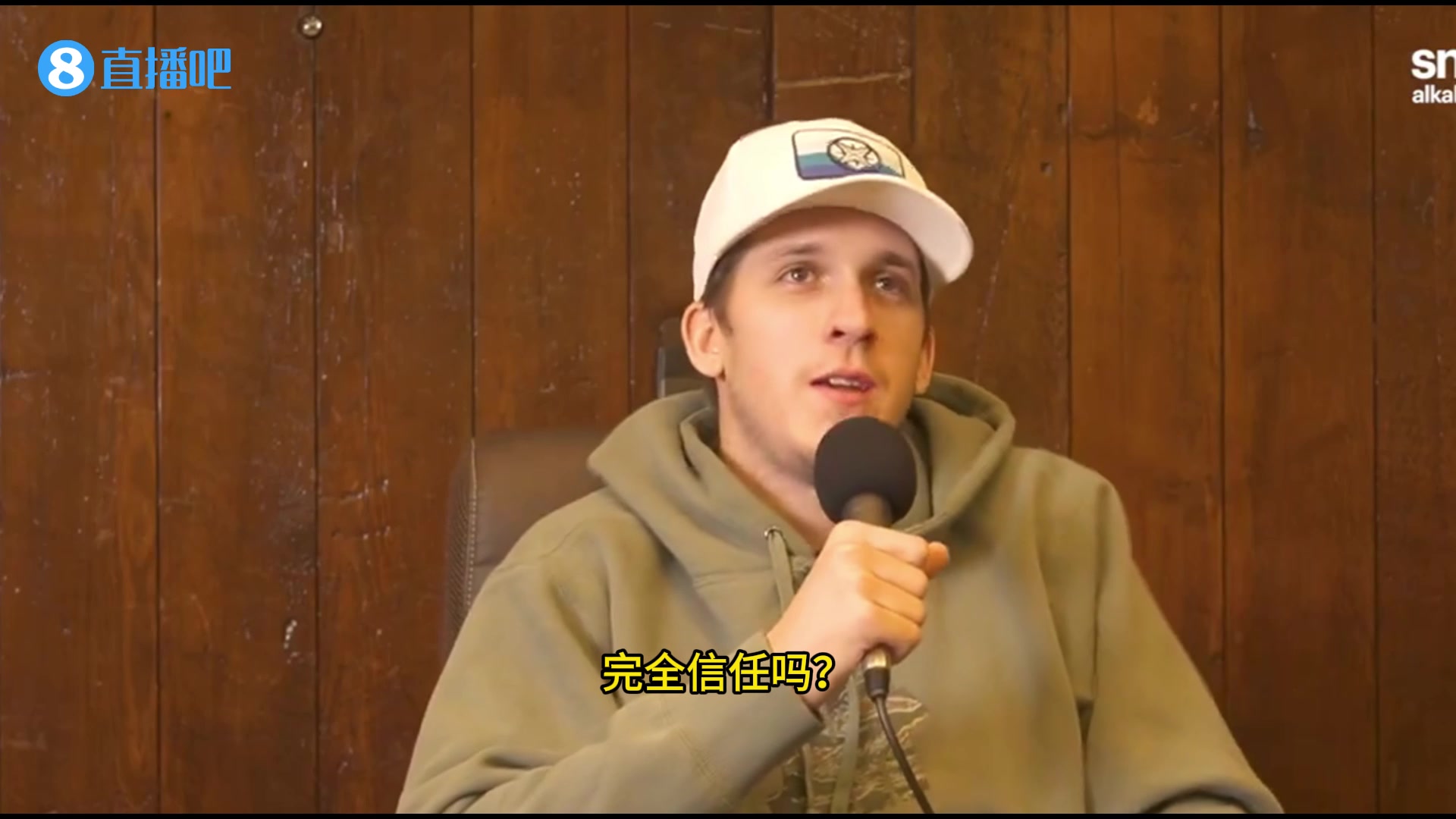 何时赢得詹姆斯的信任里夫斯：季后赛关键球！他交给我来处理