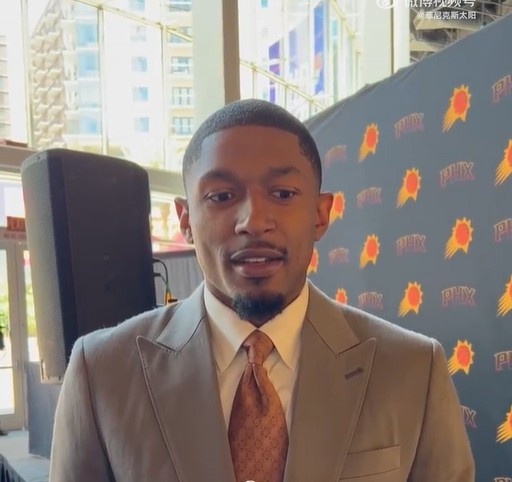 比尔快问快答：最喜欢的NBA球星是雷阿伦最喜欢大熊猫这个外号