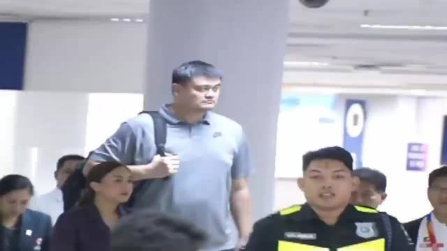 媒体人：姚明已经抵达马尼拉将在23日参加FIBA名人堂入选典礼