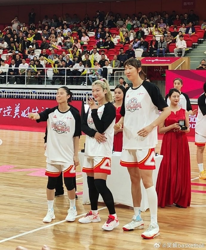 吴頔：这赛季四川女篮大概率蝉联WCBA冠军吧