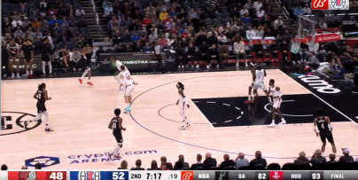 低位防守一绝！哈登低位防中锋扎实顶防+切球成功收获一帽！
