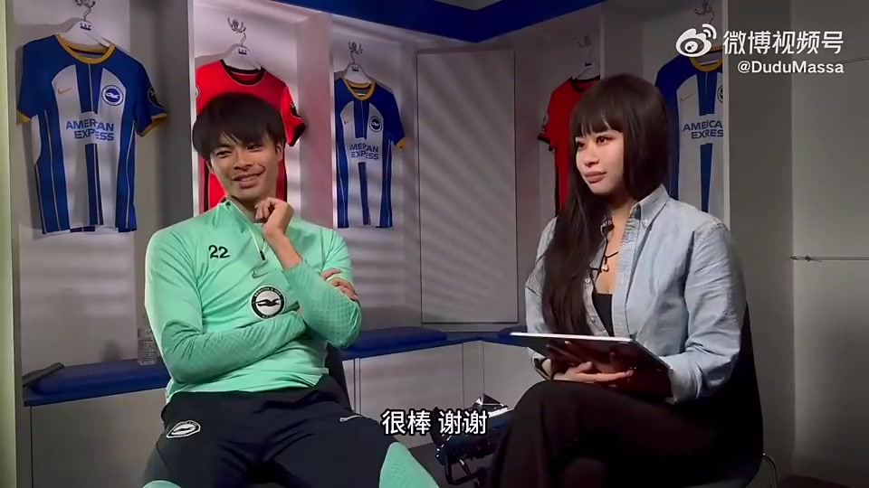 太害羞了！三球王面对国内女记者采访：对不起我英语不好