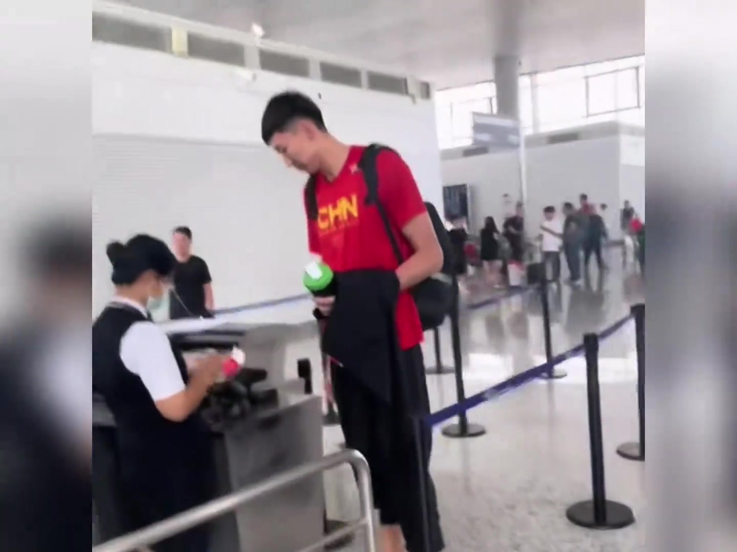 擊個掌很難嗎為啥這些球員比NBA球星還大牌