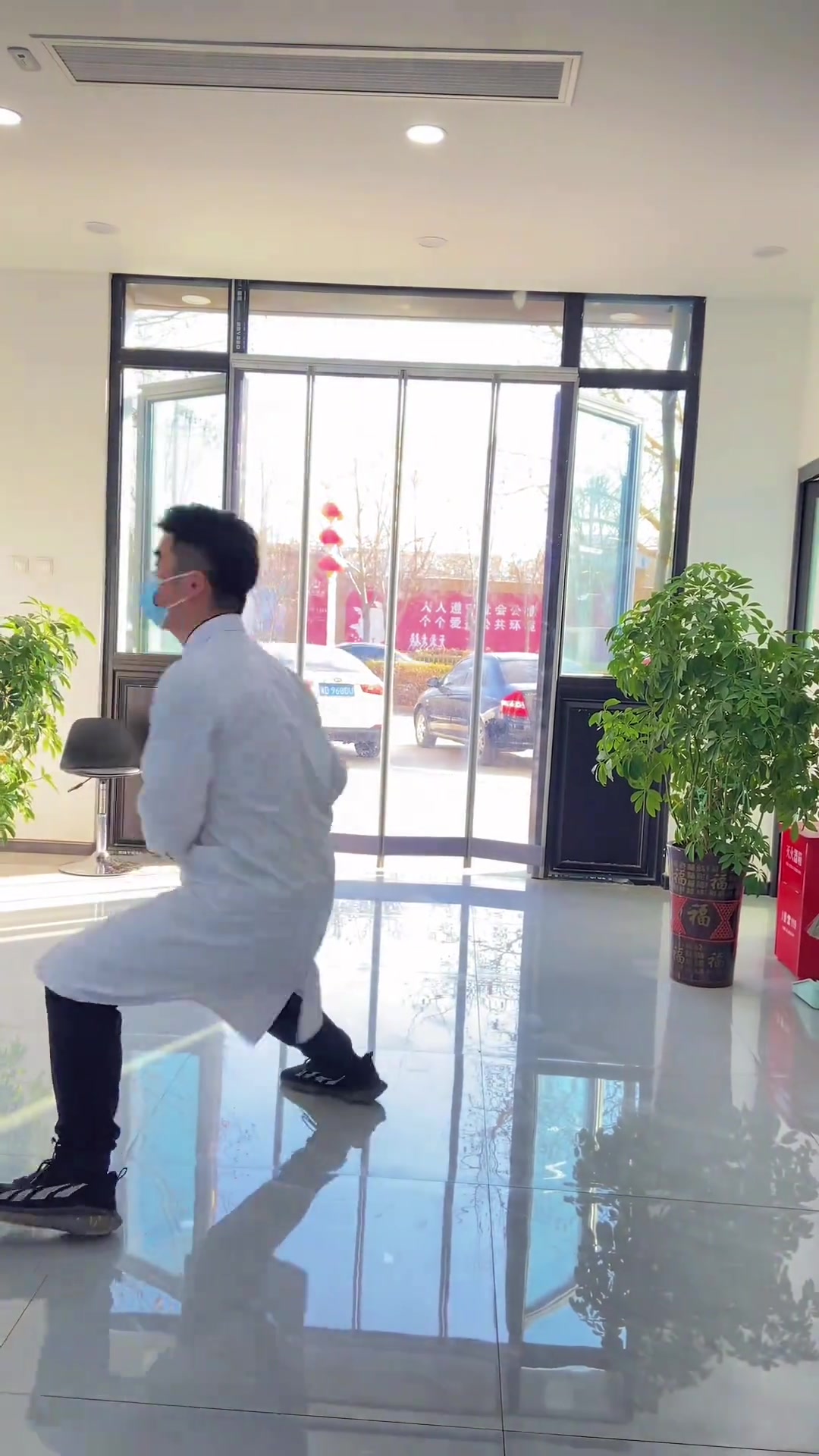 閑暇時(shí)刻,打一打球