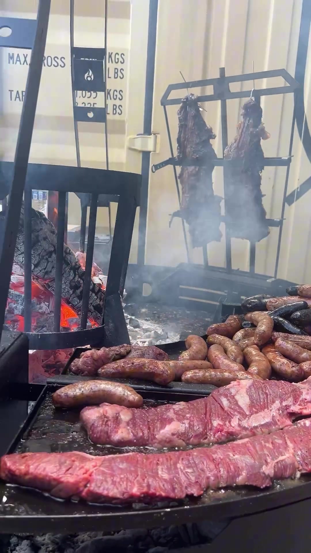 有肉有朋友！迈阿密国际的烤肉聚餐