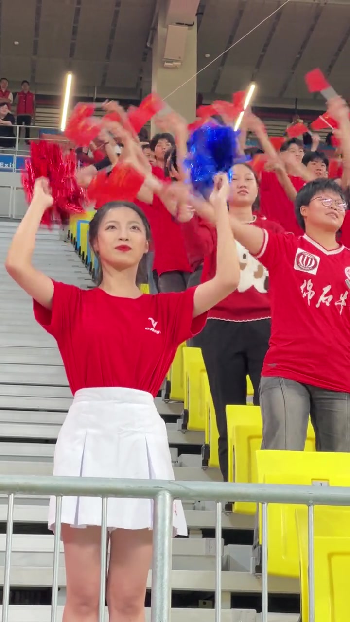 成都蓉城啦啦队这颜值，在国内赛场也是天花板了吧