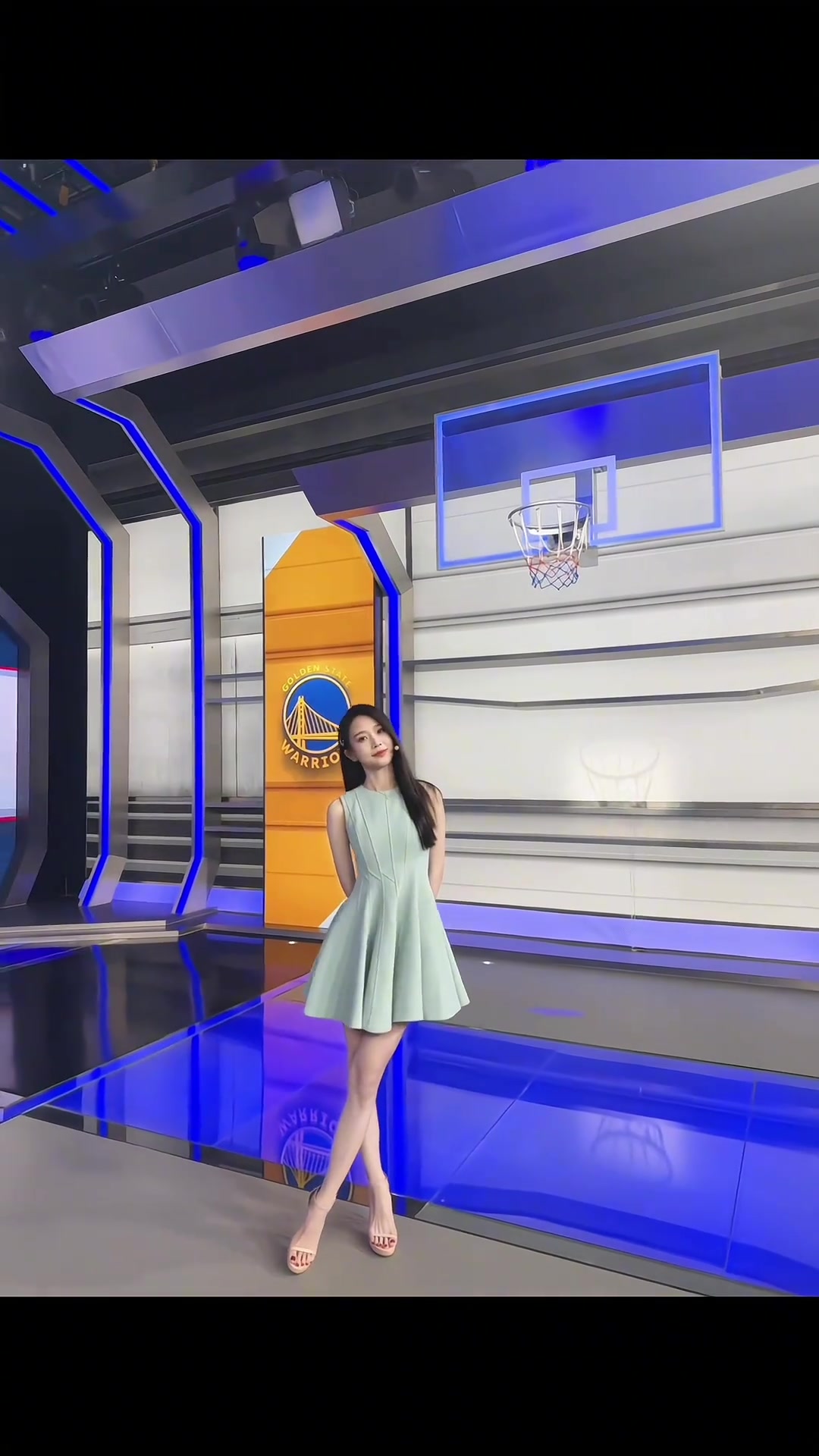 美女主播辰辰晒视频：NBA新赛季开始咯，好久不见大家