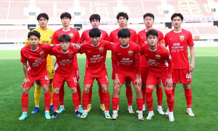 上海海港B队收获队史中乙联赛的第