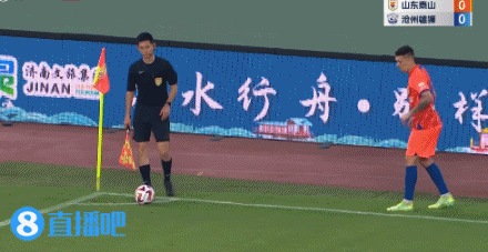 门柱二连！贾德松接力头球中柱，2分钟后克雷桑远射同样中柱！