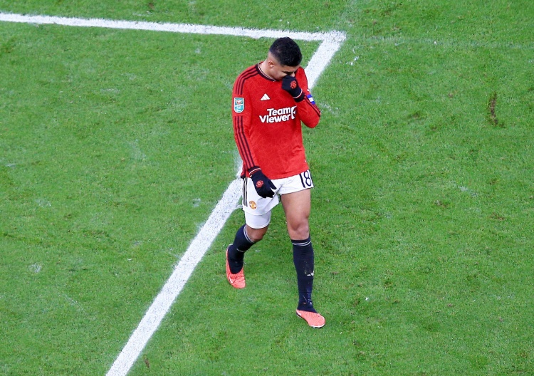 曼联更新卡塞米罗伤情：在碰撞后球员明显感到不适