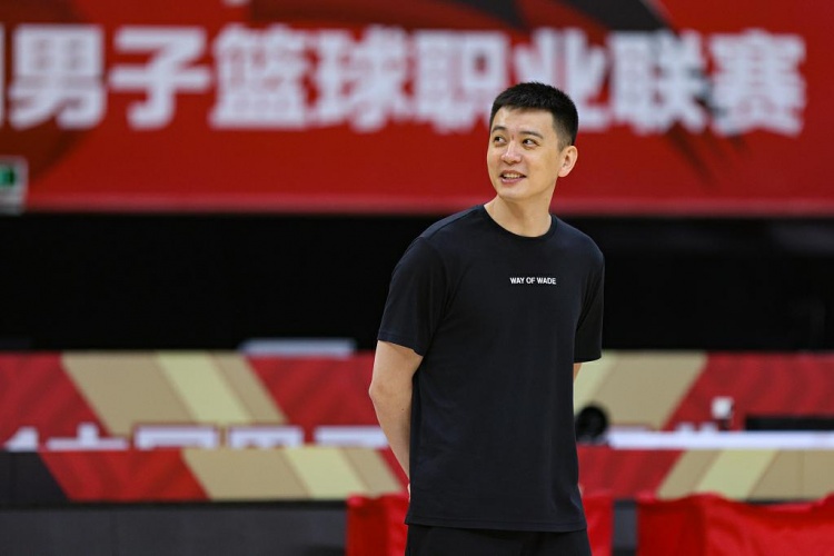 媒体人：辽宁男篮的主帅无法参加常规赛“最佳教练员”的评选