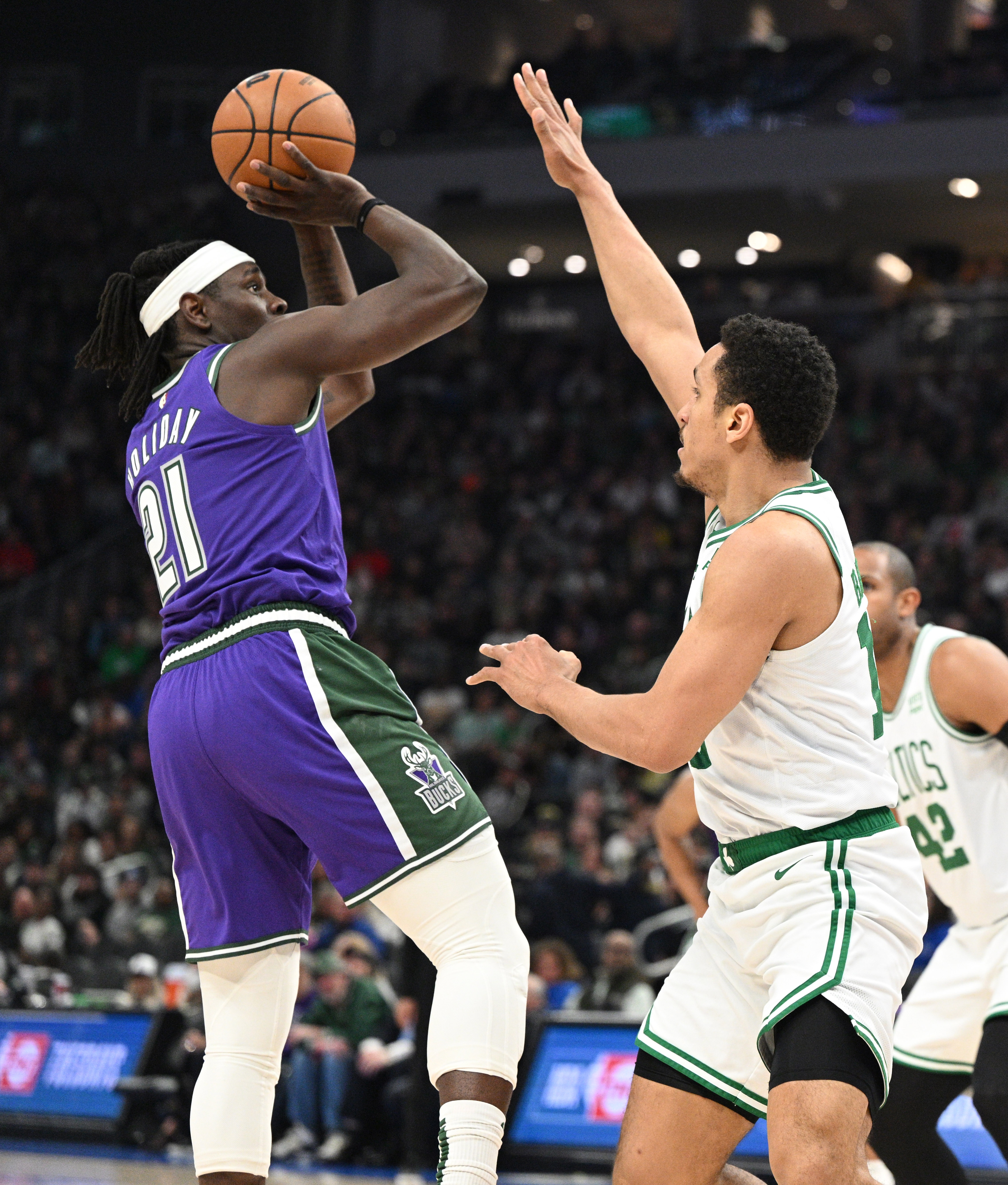 塔图姆：霍勒迪是NBA最受尊重球员之一很高兴能与他并肩作战