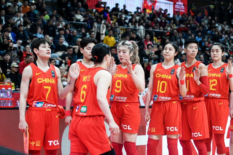 中国女篮战胜澳大利亚女篮三场热身赛质量不俗