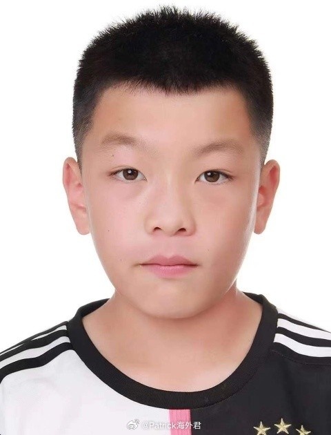 中国足球小将09球员吕孟洋在西班牙球队注册，与邝兆镭同队