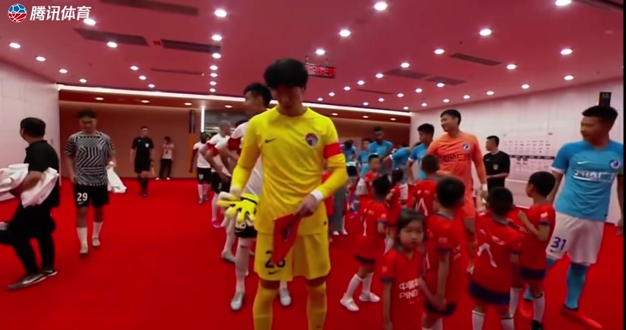 媒体人热议大连人TIFO：中超历史名场面放世界足坛也属于顶级