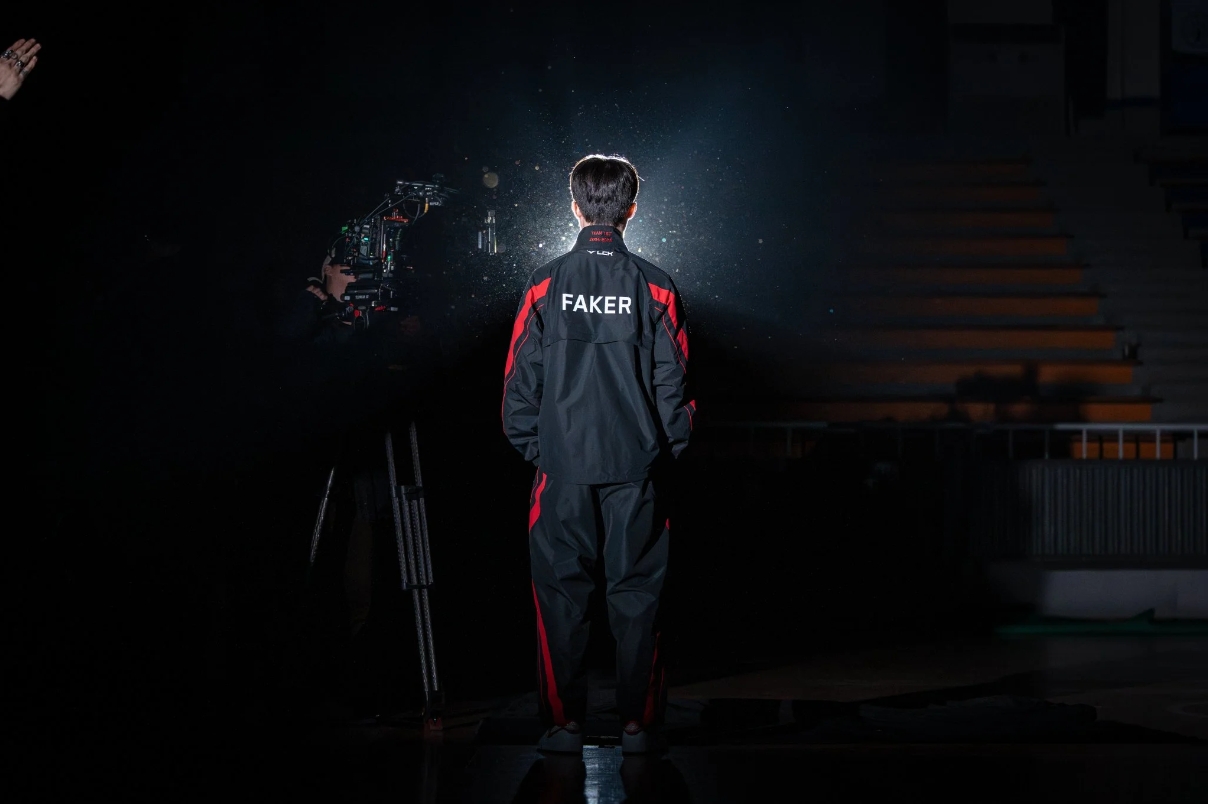 李总都觉得贵！Faker：名人堂阿狸皮肤价格有点贵外形很漂亮