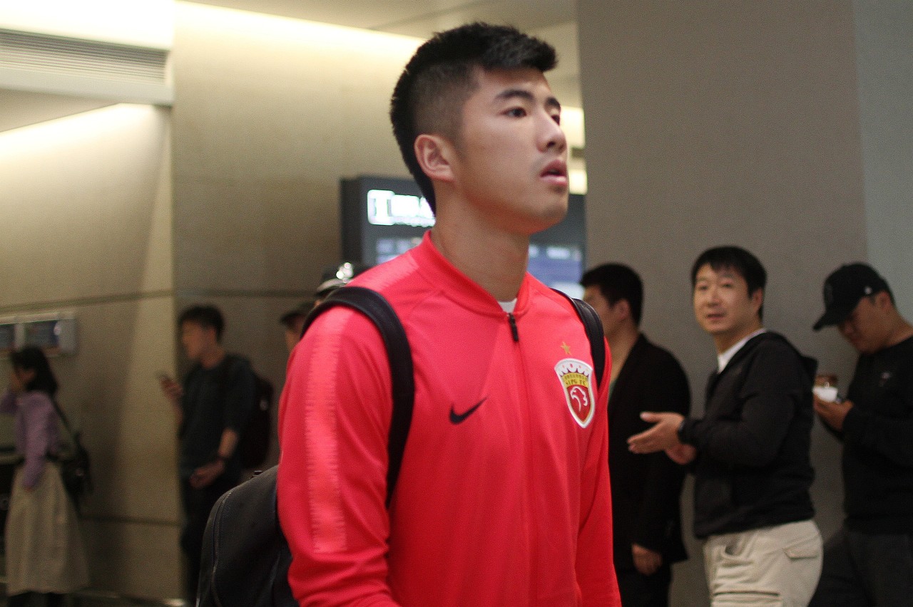 李圣龙：我不光会抢点还有别的方面可展现儿子看我两场我都进球