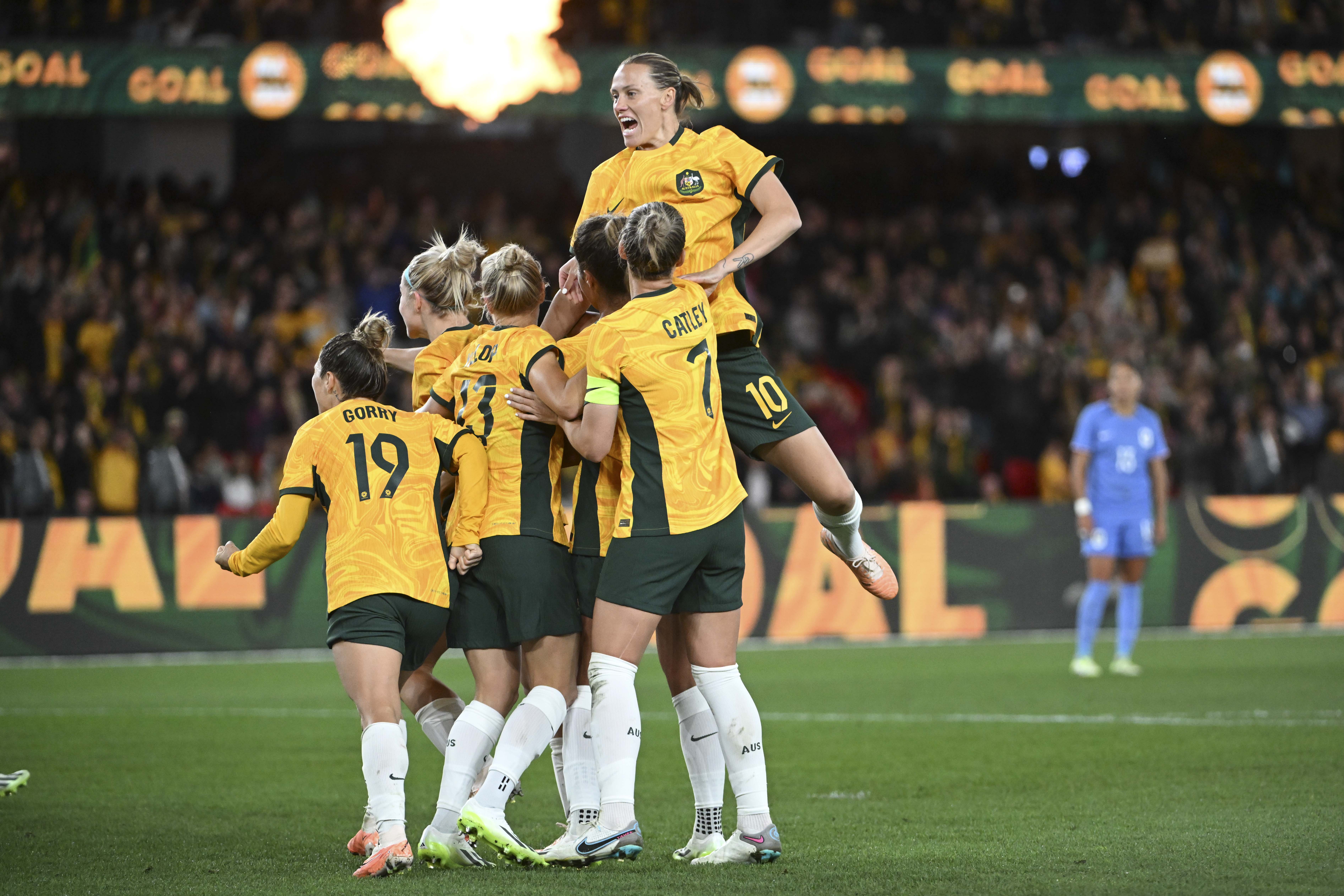 澳女足批评男女足薪资差异：FIFA给女足世界杯的奖金只有男足