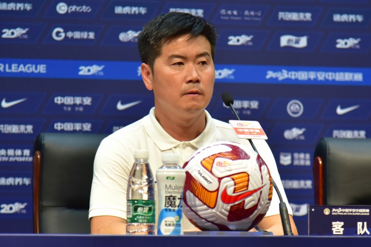 肇俊哲发文道歉：三连败责任在我，今晚有点冲动没有辱骂裁判