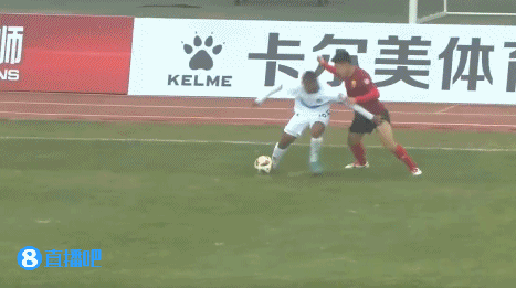 2场中甲4张红牌红狮南狮&重庆黑龙江比赛均爆发冲突，产生4红