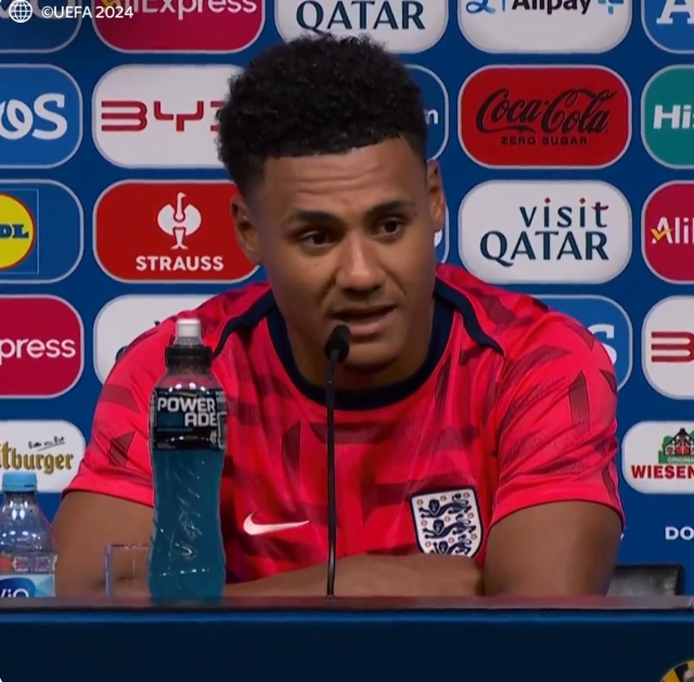 沃特金斯：在英乙时从没想过能踢欧洲杯，我不喜欢坐冷板凳