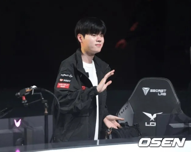 Deft：没想到在LCK会这么久才拿到五杀，感谢队友们的帮助