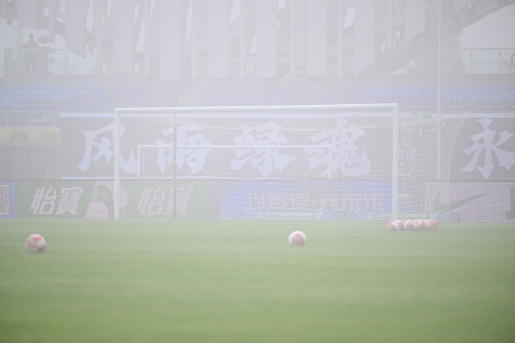 媒体人：西海岸vs浙江比赛延期到明天，下午踢对双方多了气温考验