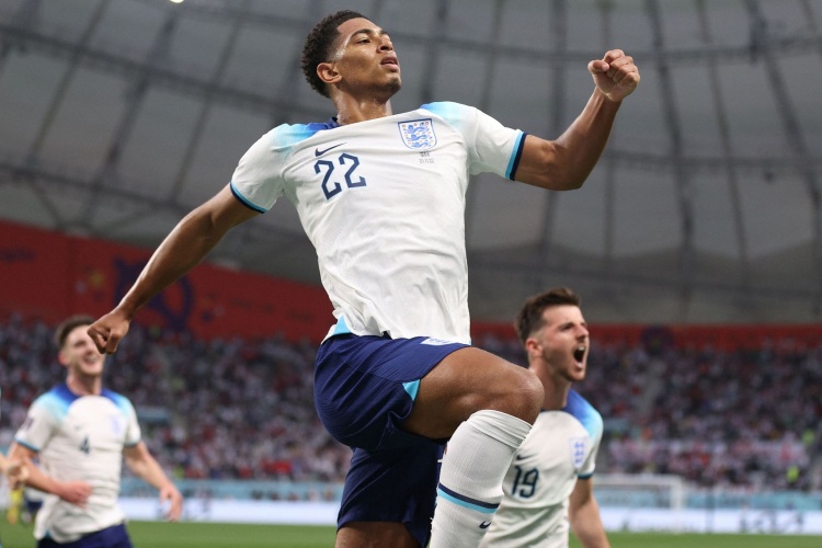 opta：贝林厄姆是2022-23赛季五大联赛过人次数最多的中场球员