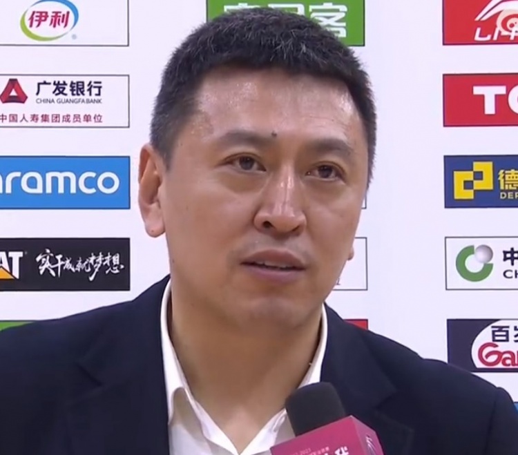 王世龙：最后一球相信程帅澎 篮板球做得不错 要保持下去