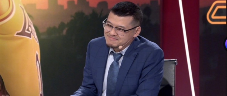评判解说的标准是什么杨毅：外界的标准主要是看我乐没乐