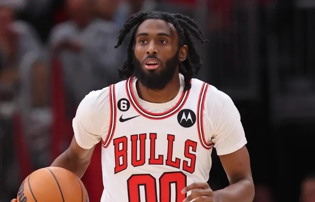 Woj：自由球员杰旺弗里曼利伯蒂和猛龙签下一份双向合同