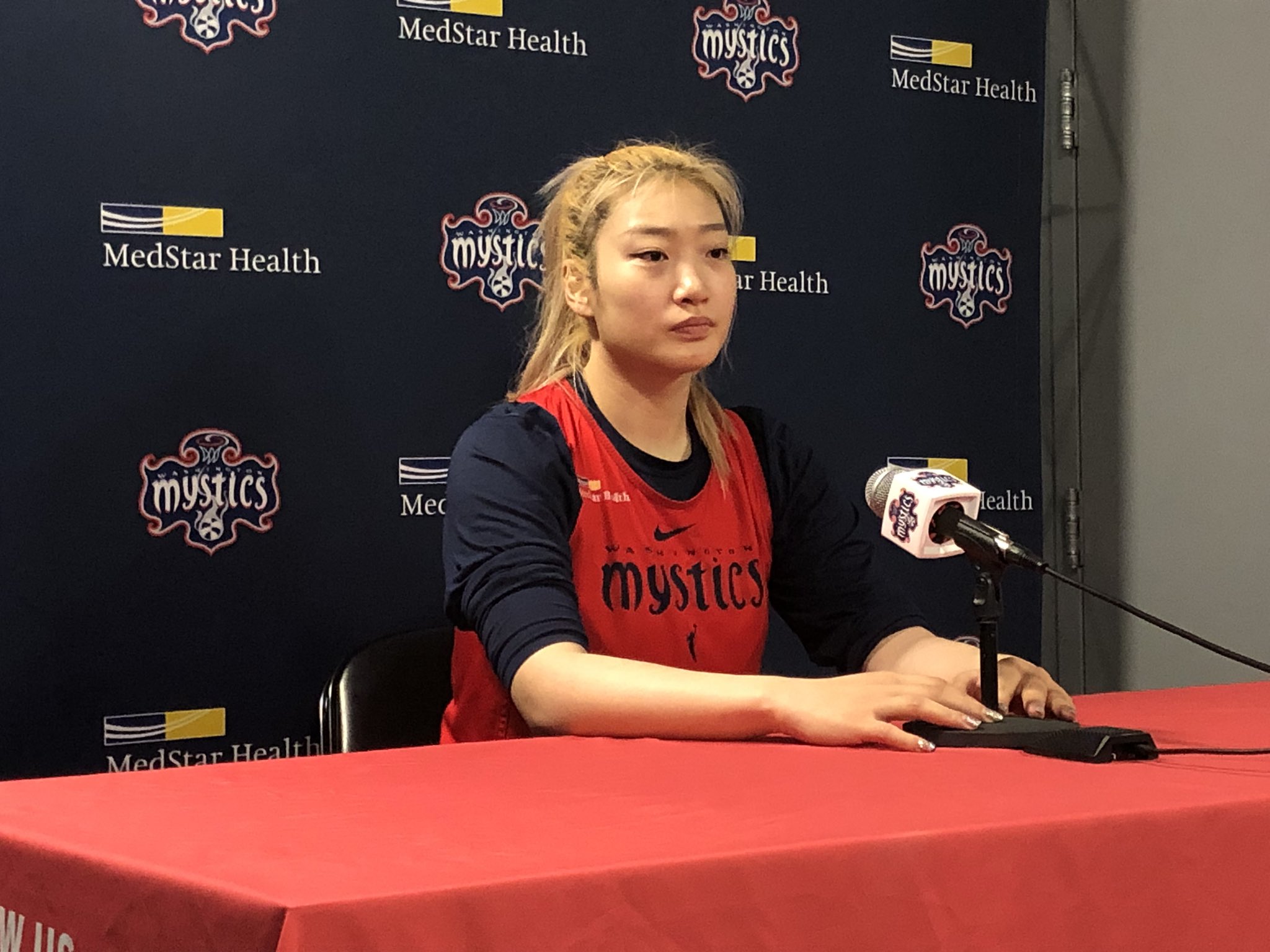李梦19分钟8中4拿到10分2助正负值+8平全场最高