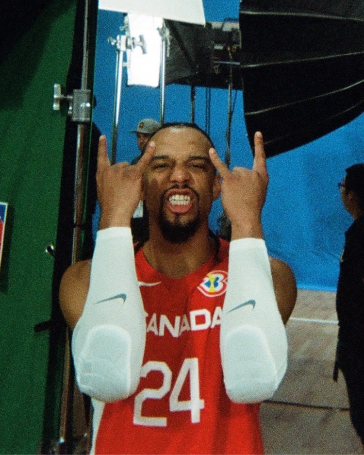 世界杯最佳防守球员！FIBA官方晒狄龙：每个人都喜欢的反派