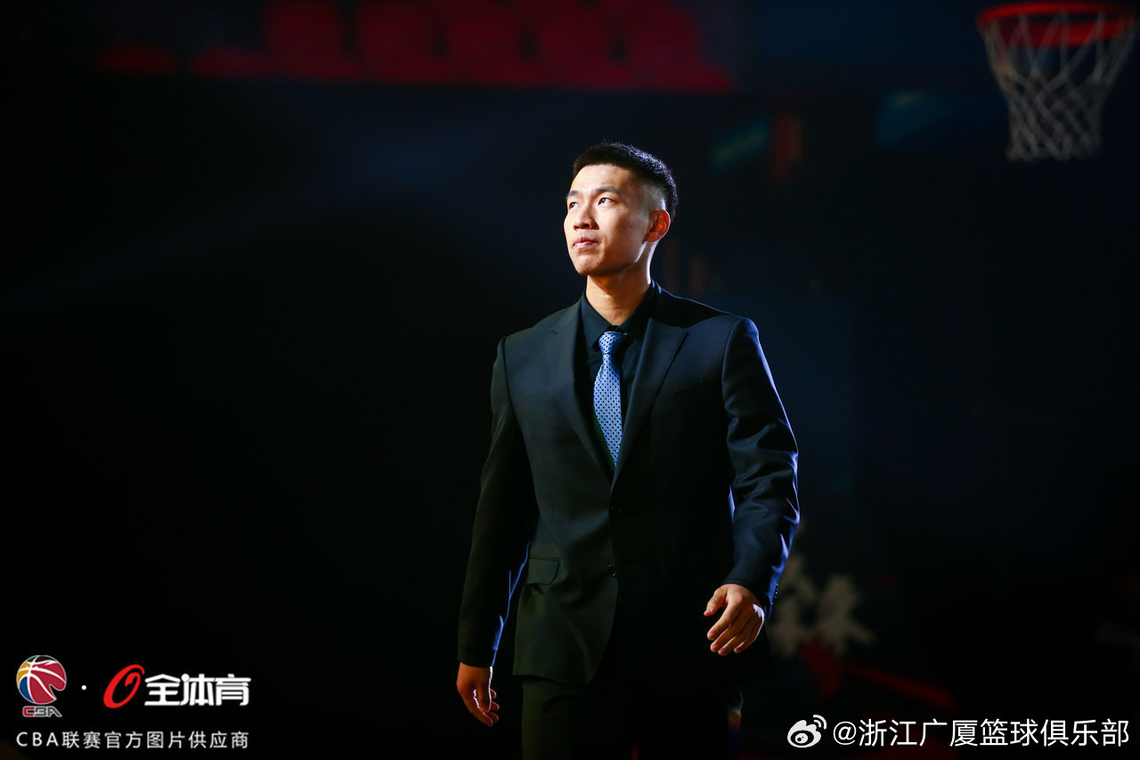 广厦官方：杜博阳股直肌撕裂已顺利进行手术预计康复68周
