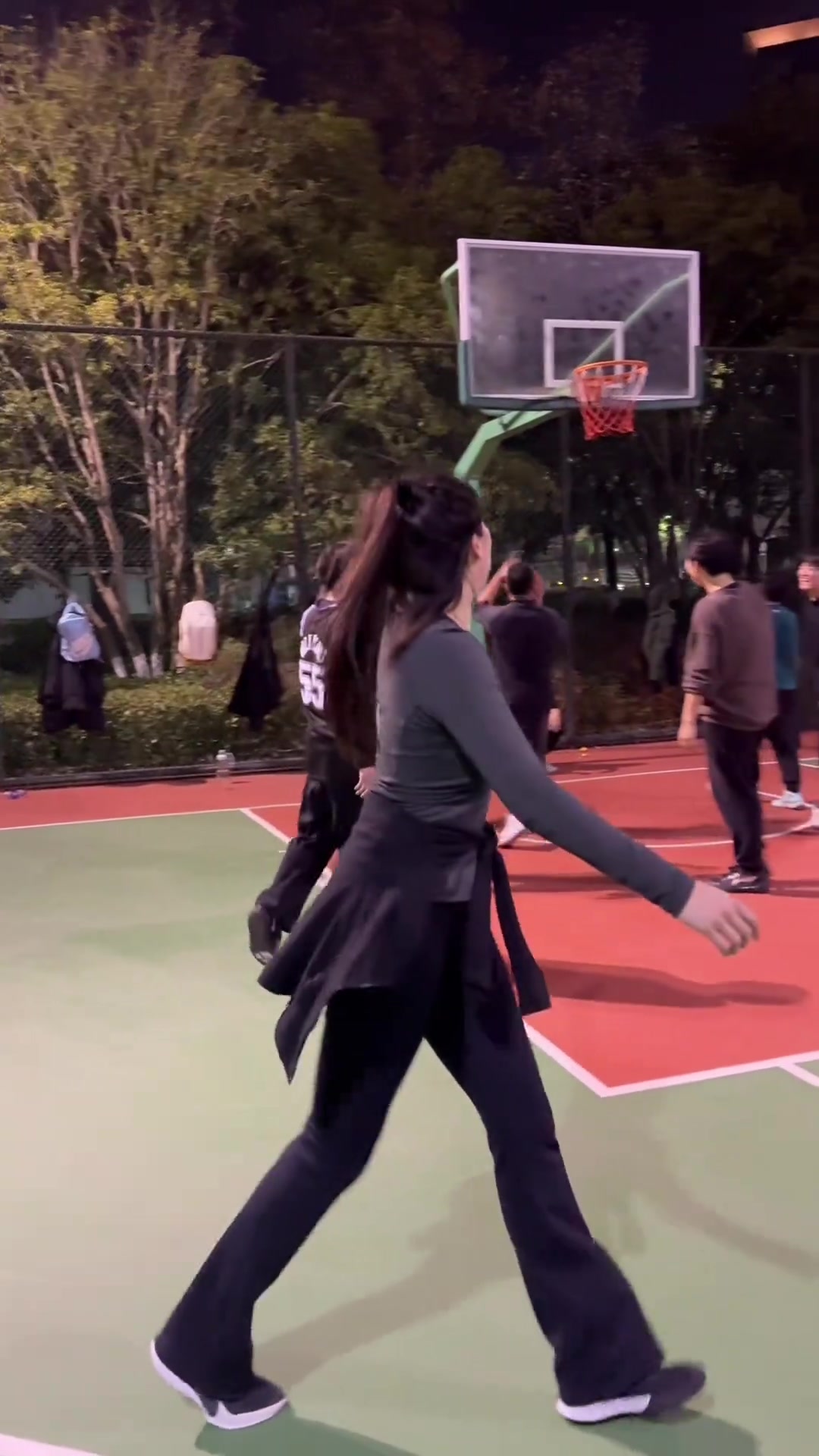 男生应该都喜欢会打球的女生吧