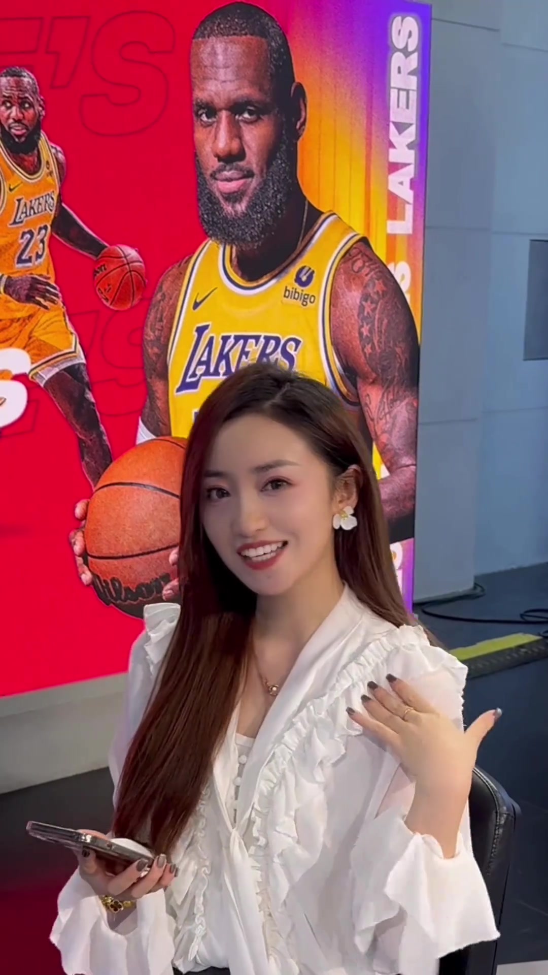 佳依：联盟检测员湖人又赢了我湖人夹子整个活你们凑合看吧