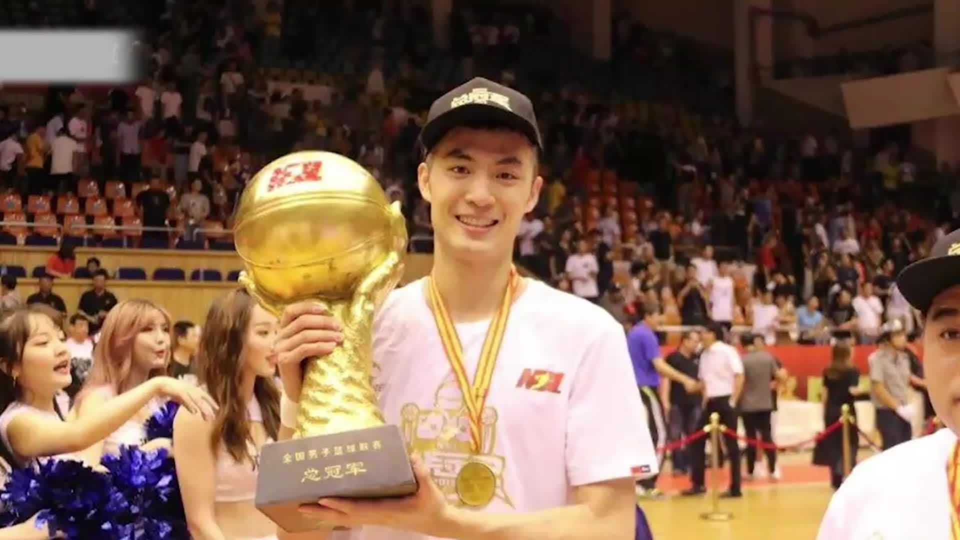 韩德龙两度遭阿迪江雪藏社媒无奈叹息：事了拂衣去，深藏功与名