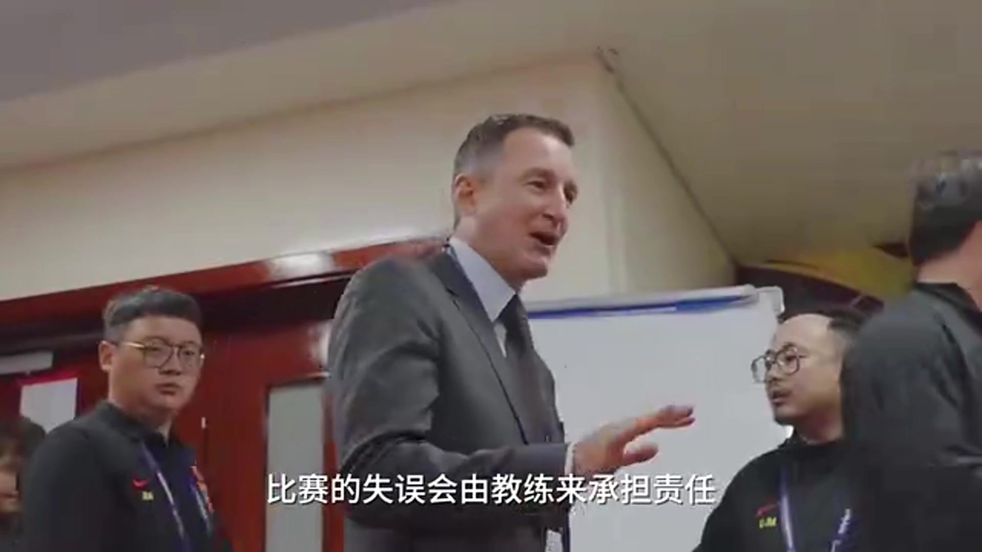 扬科维奇昔日赛前更衣室训话：失误由我来担责