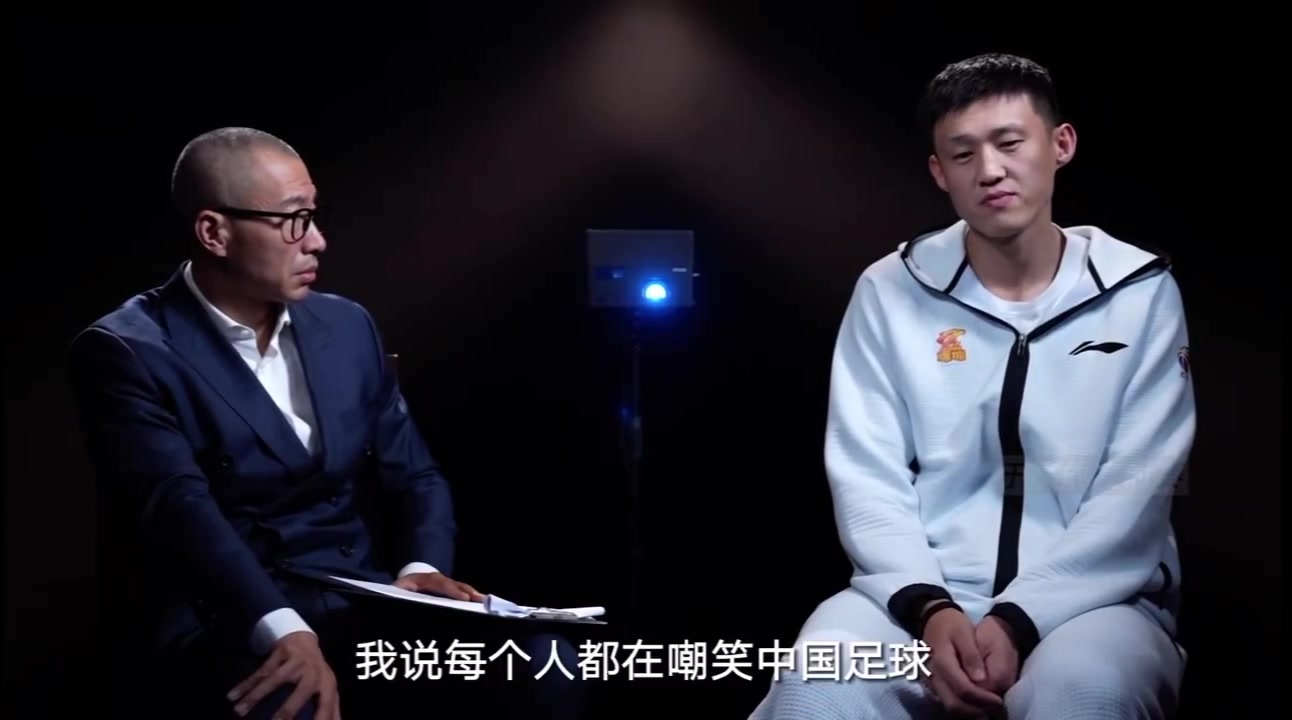 周鹏：中国男篮现在没有成绩，亚洲比赛也输，那和中国足球有啥区别